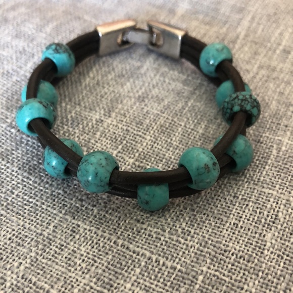 Miscellaneous turquoise and leather bracelets - Picture 4 of 4